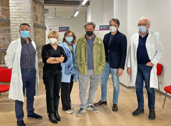 Paolo Sorrentino vaccinato all'open day a Civita Castellana