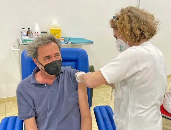 Paolo Sorrentino vaccinato all'open day a Civita Castellana