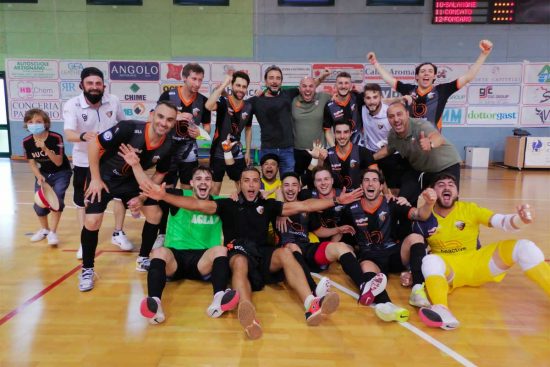 Sport - Calcio a cinque - Active network - La squadra esulta