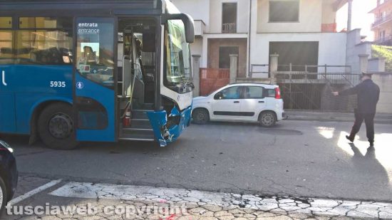 Montefiascone - Scontro auto-pullman