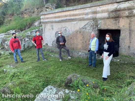 Riaprono le necropoli etrusche di Tuscania