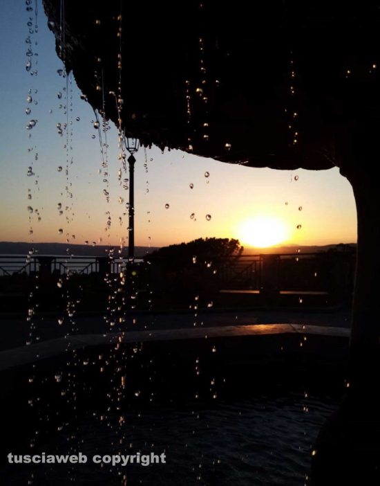 Bolsena - Fontana al tramonto
