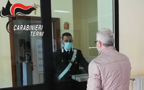 Terni - Prenotazione dei vaccini agli over 70 nelle caserme dei carabinieri