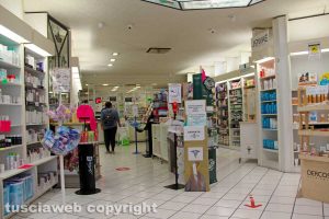 Viterbo - La farmacia Fortini in via Cairoli