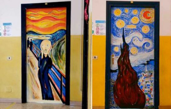 Due delle porte realizzate nella scuola Pietro Vanni di Viterbo