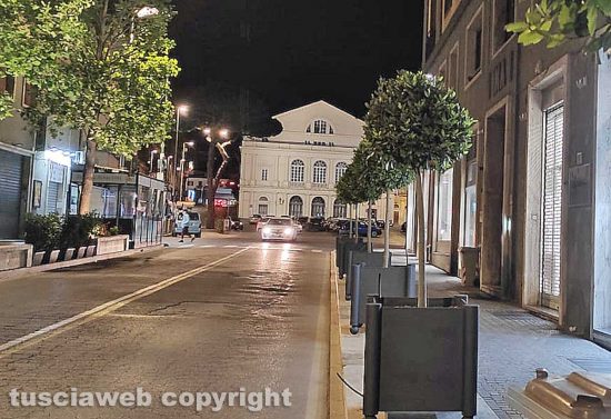 Viterbo - Le fioriere in via Marconi