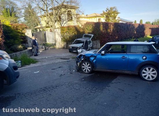 Auto contro auto sulla Cimina