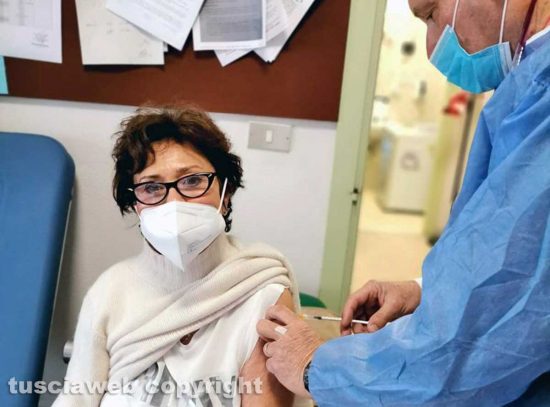 Vaccino anti-Covid - Corinne Clery a Tarquinia