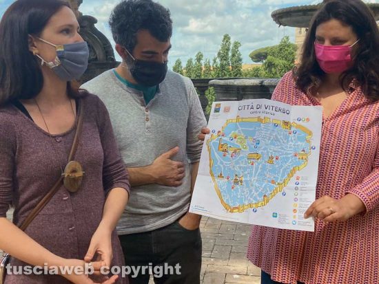 Elena Simonatacchi, Silvia Fabris e Paolo Deplano con la mappa