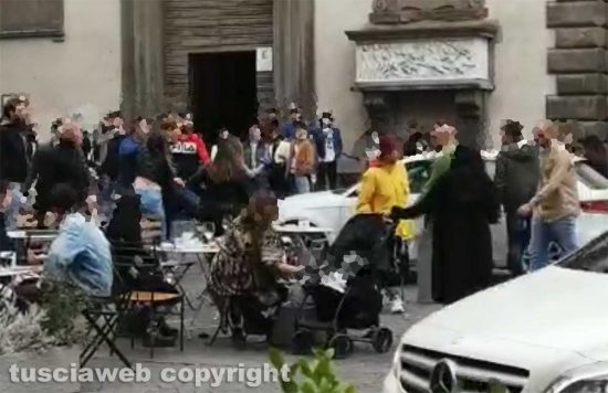 Viterbo - Alterco a piazza del Comune