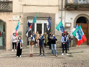 Viterbo - Sit-in di Fratelli d'Italia a piazza delle Erbe per la festa dei lavoratori