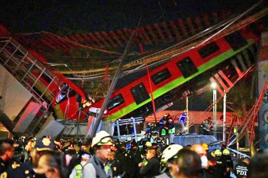 Città del Messico - Crolla il ponte della metropolitana