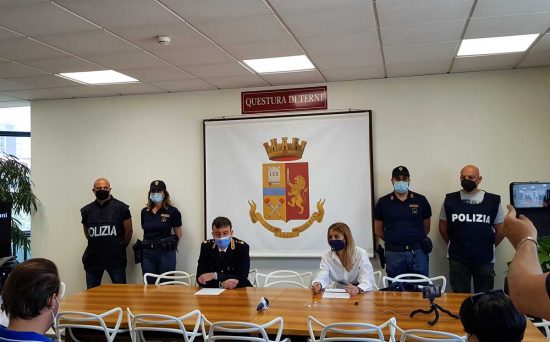 La conferenza stampa della squadra mobile di Terni