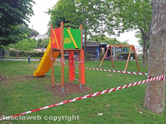 Montefiascone - I nuovi giochi per bambini al prato giardino