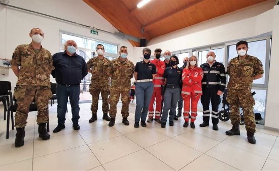 Terni - Polizia, esercito e carabinieri in campo per vaccinare contro il Covid
