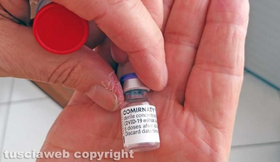 Montefiascone - Il centro vaccini anti Covid a "Le Guardie" - Il vaccino Pfizer