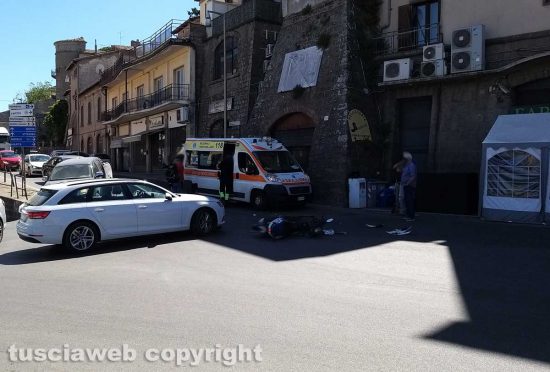 Montefiascone - L'incidente stradale nell'incrocio tra via Cassia e via Verentana