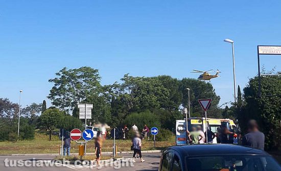 Montalto di Castro - Fuori strada con la macchina