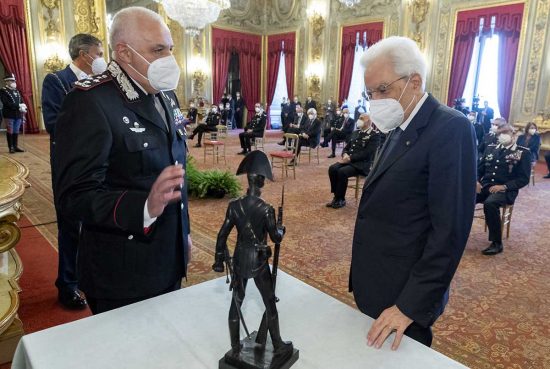 Sergio Mattarella e Teo Luzi, comandante generale dell’arma dei carabinieri