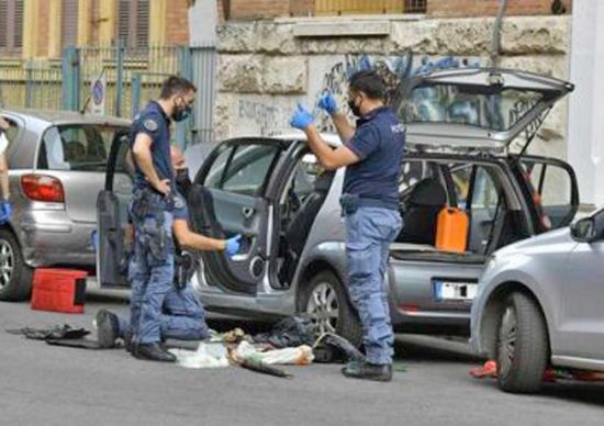 Roma, pacco bomba nell’auto del dirigente comunale Marco Doria
