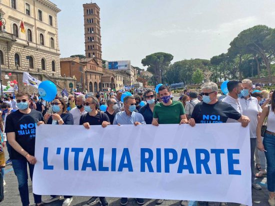 Roma - Lega Viterbo in piazza per la manifestazione di Matteo Salvini