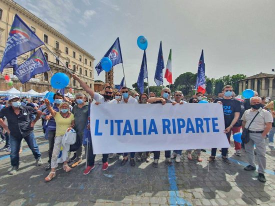 Roma - Lega Viterbo in piazza per la manifestazione di Matteo Salvini