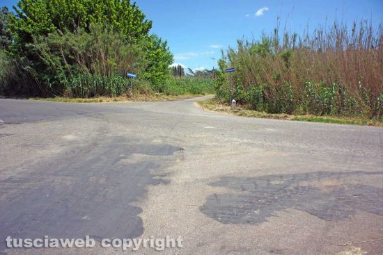 Viterbo - Castel d'Asso - L'incrocio tra le strade Montarone e Ponte del diavolo