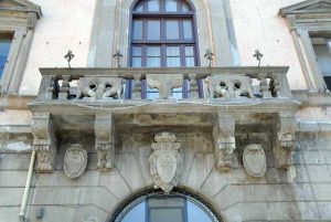 Viterbo - Restaurato il balcone del Palazzo del Podestà