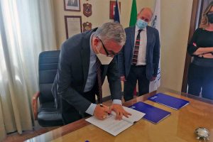 Viterbo - La firma del protocollo tra Unitus e Garante