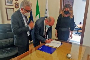 Viterbo - La firma del protocollo tra Unitus e Garante