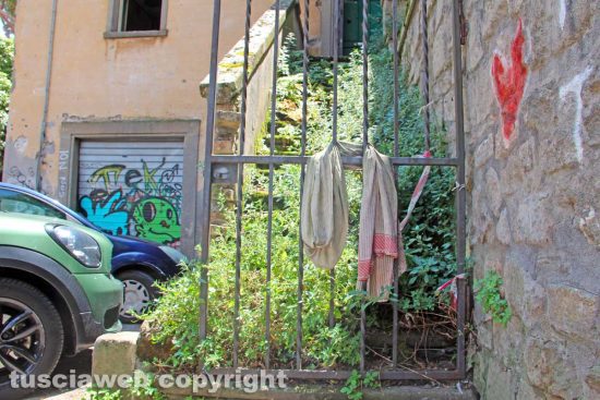 Viterbo - La casa in piazza Dante confiscata alla camorra
