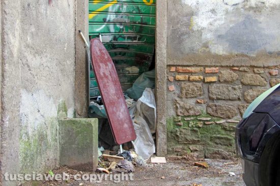 Viterbo - La casa in piazza Dante confiscata alla camorra