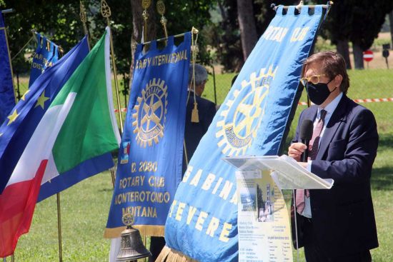 Consegnate delle borse di studio assegnate ai figli di caduti per Covid