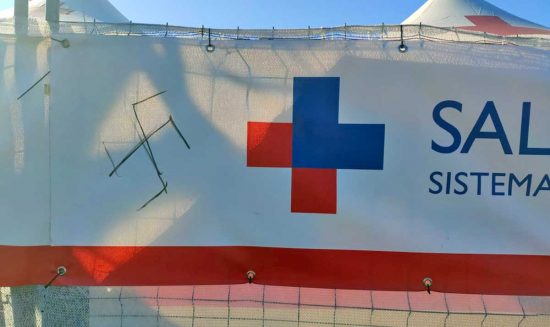 La svastica all'Hub vaccinale di Roma Termini