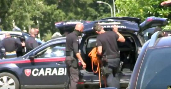 Sparatoria ad Ardea, morti due fratellini e un uomo