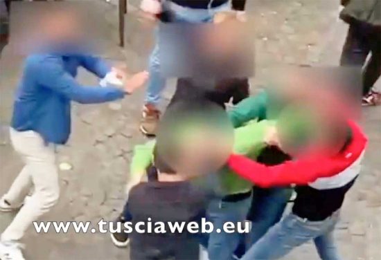 Viterbo - Rissa in piazza del Comune