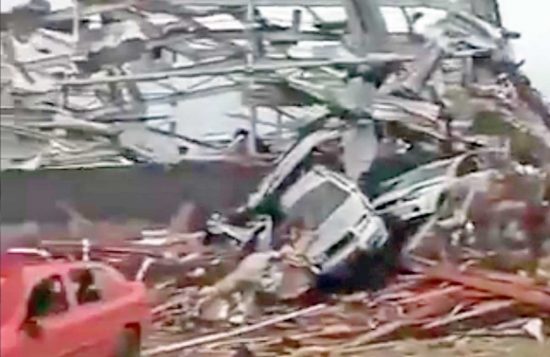 Gli effetti del tornado che si è abbattuto in Repubblica Ceca