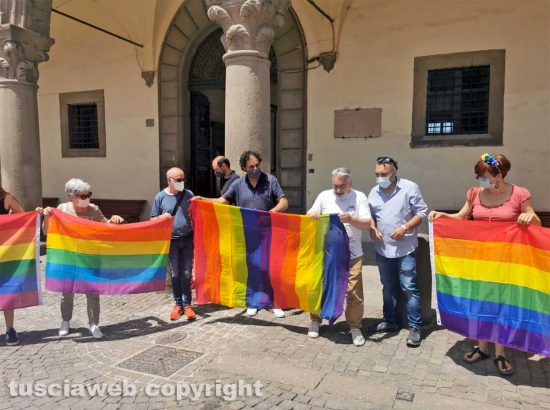 Viterbo - La manifestazione contro il sindaco Arena