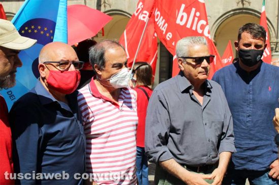 Viterbo - Il sindaco Arena assieme ai rappresentanti sindacali