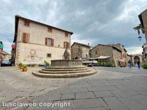 Viterbo - La fontana di Pianoscarano