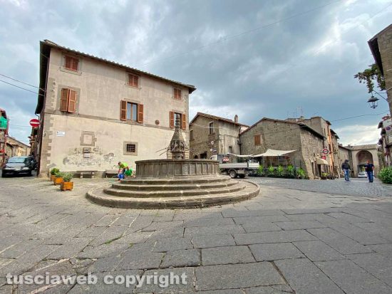 Viterbo - La fontana di Pianoscarano