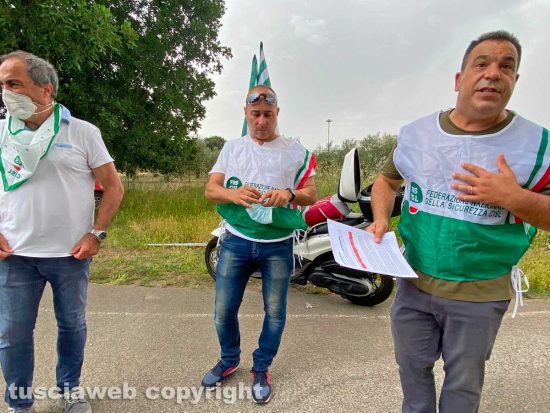 Viterbo - La protesta della Fns Cisl davanti al carcere di Mammagialla
