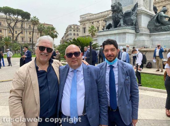 Roberto Alabiso e Andrea Racioppa con il presidente della camera penale di Roma, Vincenzo Comi