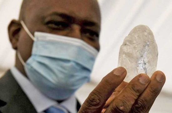 Botswana - Trovato diamante da 1098 carati