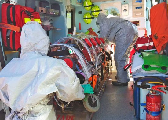 Ambulanza con biocontenimento