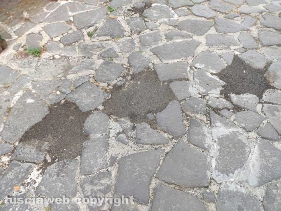 Viterbo - Il lastricato di Roccalvecce
