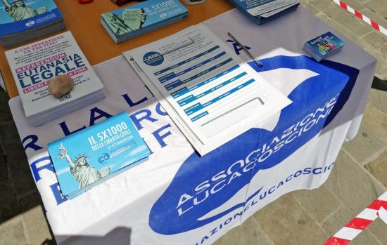 Raccolta firme per il referendum per l'eutanasia legale