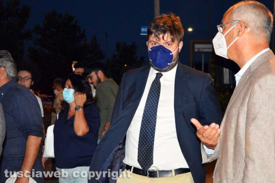 Viterbo - Il sindaco Alessandro Romoli alla fiaccolata organizzata da FdI