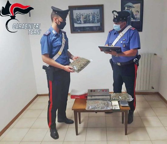 Carabinieri di Terni - Ficulle - Trovato con 1,5 chili di marijuana