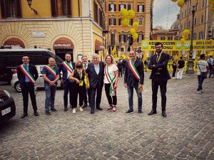 Roma - I sindaci della Tuscia con Antonio Tajani alla manifestazione della Coldiretti